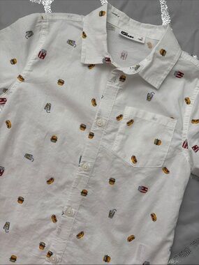 White Short-Sleeve Button-Down Shirt with Burger & Snack Print